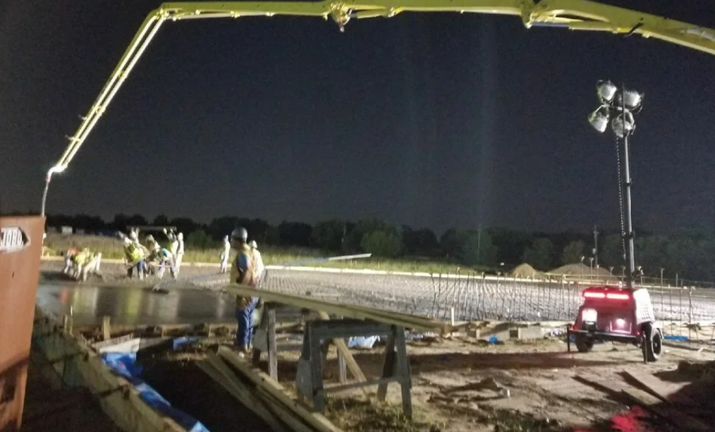 Commercial slab concrete placement — levelness and flatness control (8)